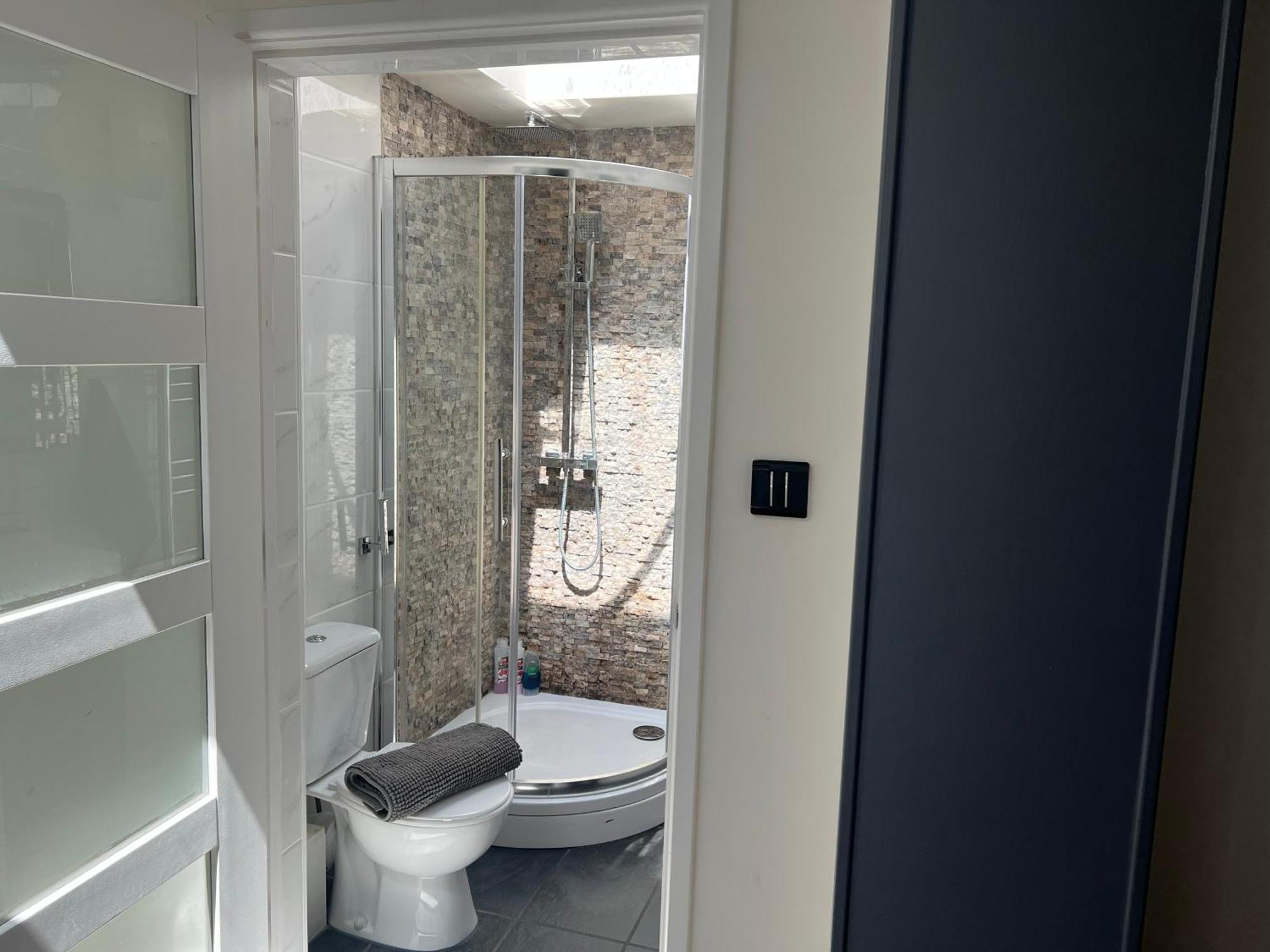 The Broadway Beach House With Hot Tub Herne Bay Exterior photo