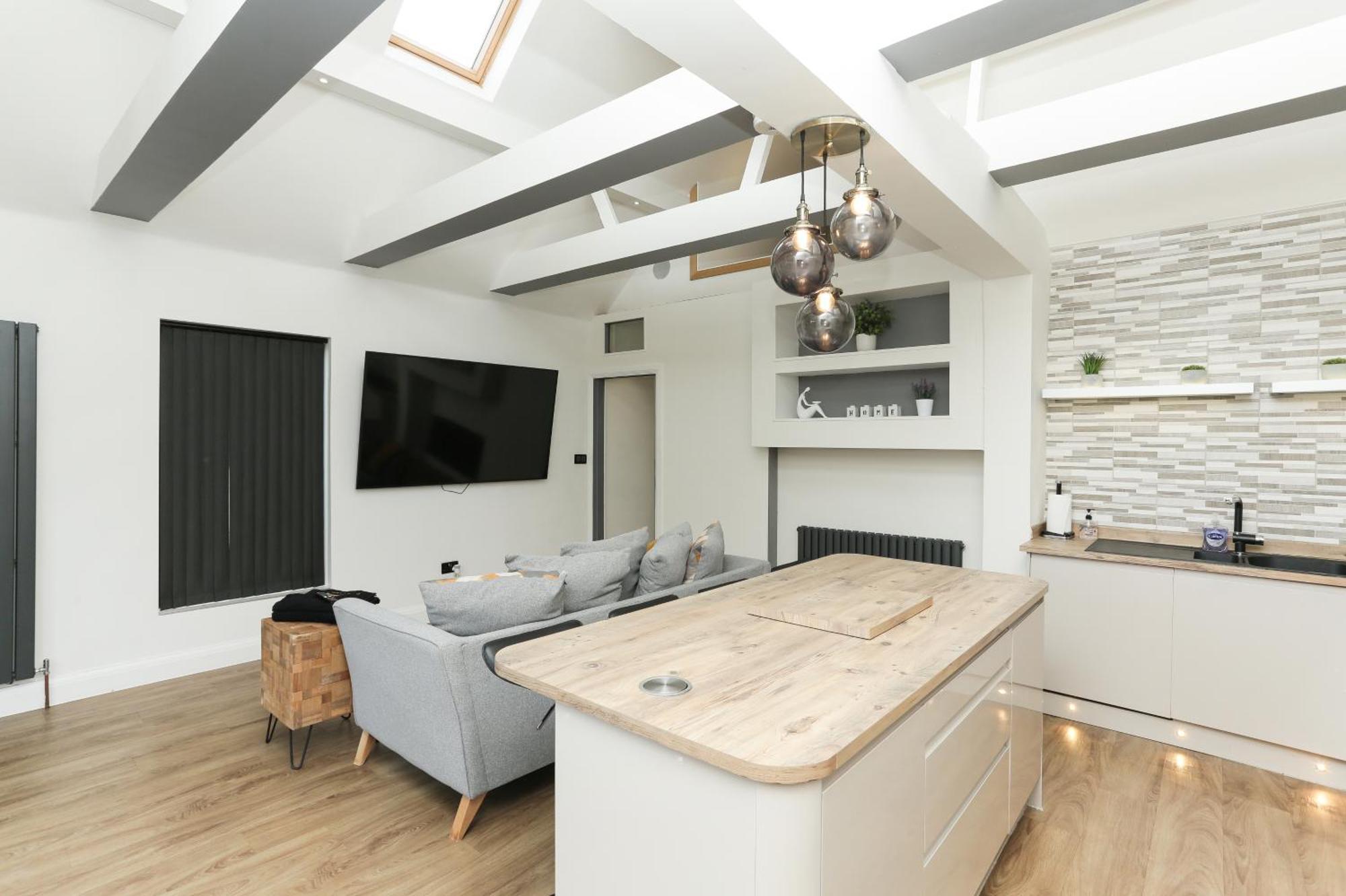 The Broadway Beach House With Hot Tub Herne Bay Exterior photo